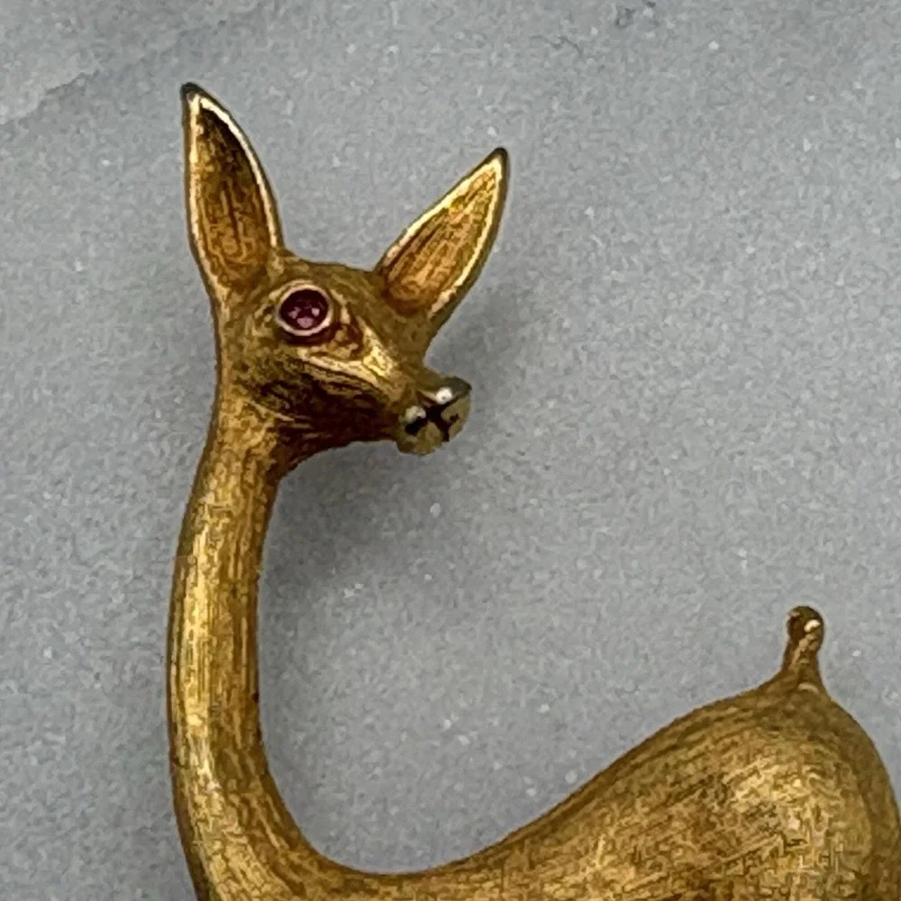 Vintage Deer Brooch Pin Brushed Goldtone Glass Eyes MCM Retro Christmas
